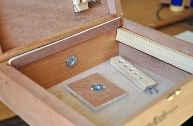 DIY Pochade Box
 DIY Cigar Box to Pochade Box Conversion Green Olive Arts