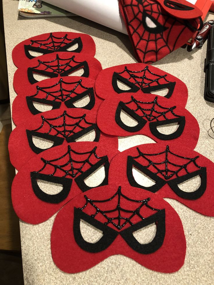 DIY Spiderman Mask
 DIY SpiderMan Masks