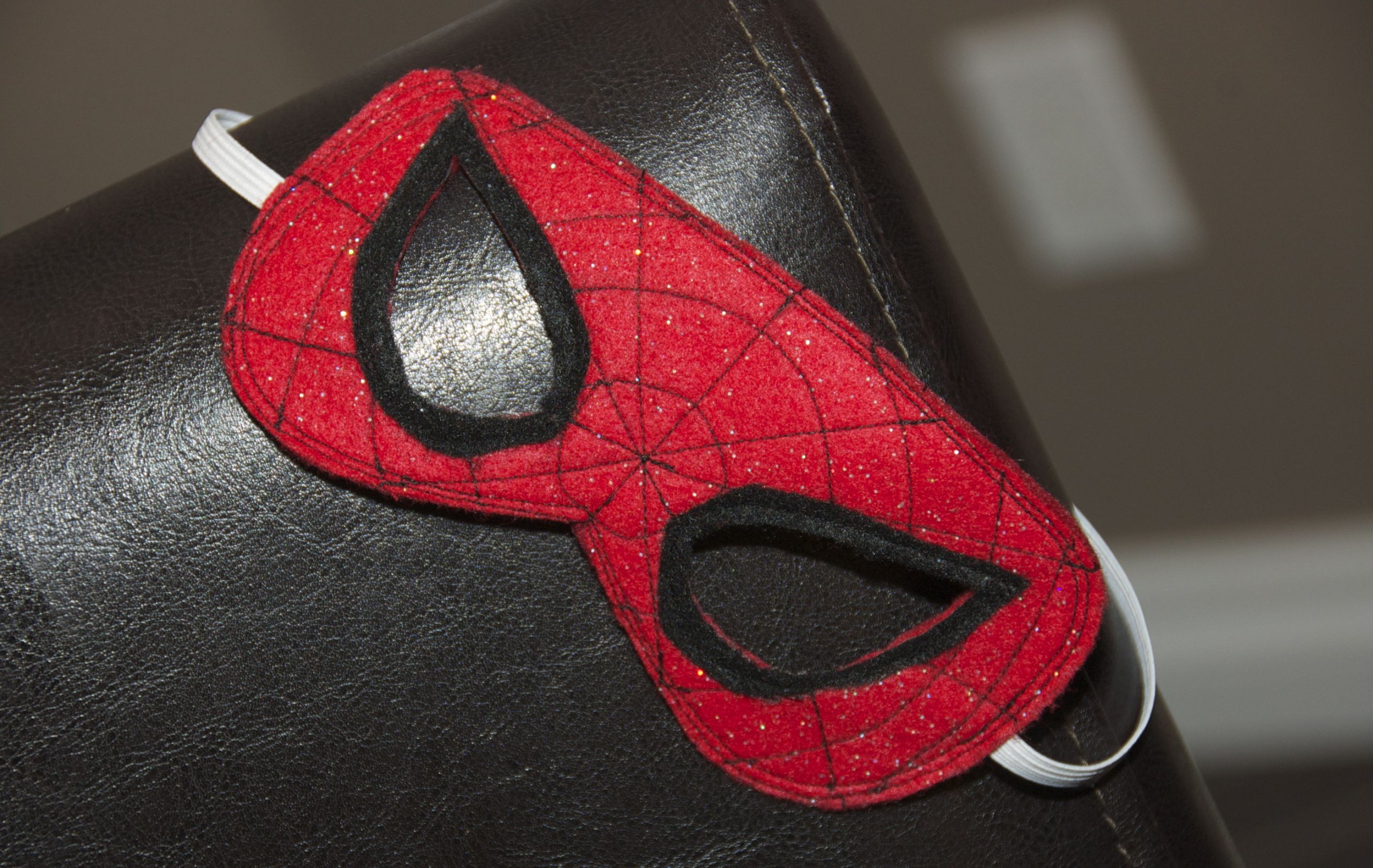 DIY Spiderman Mask
 DIY Spiderman Mask