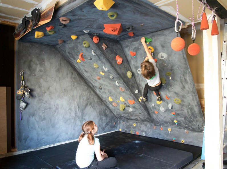 DIY Toddler Climbing Wall
 DIY rock climbing wall for kids