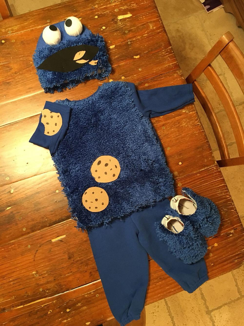 DIY Toddler Monster Costume
 DIY Toddler Cookie Monster costume in 2019