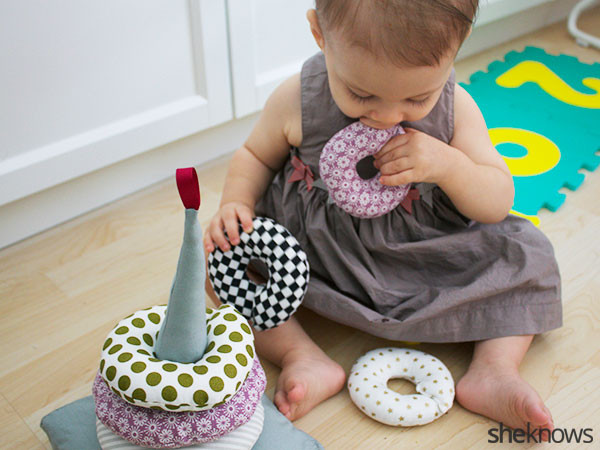 Diy Toys For Baby
 Your baby will be obsessed with these easy to make fabric