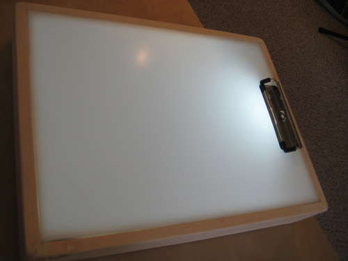 DIY Tracing Lightbox
 How to Make a DIY Sketch Tracer Light Box
