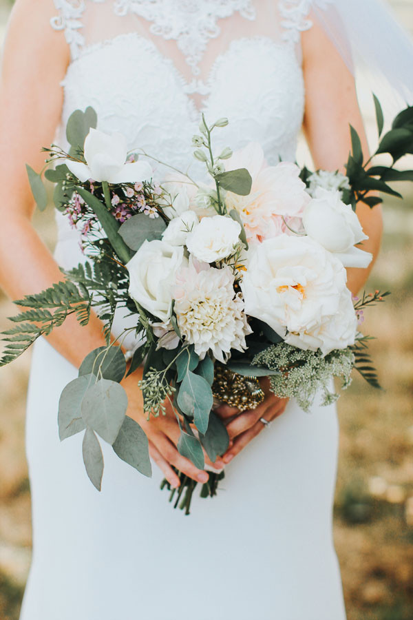 DIY Wedding Flower Bouquet
 These 4 Tricks Will Help You DIY Your Wedding Bouquet