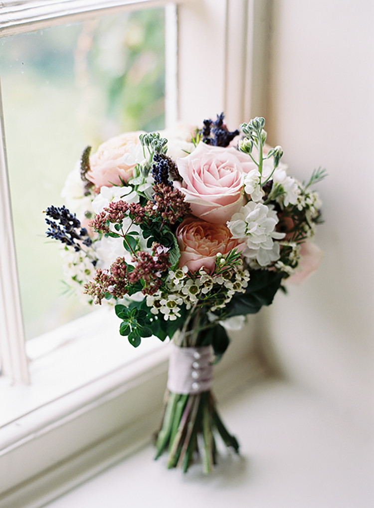 DIY Wedding Flower Bouquet
 Pretty Floral Wonderland DIY Wedding