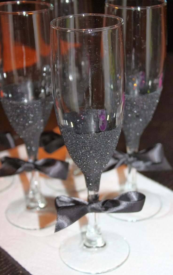DIY Wedding Glasses
 WDW WEDDING DAY WEEKLY BLOGGING FOR BRIDES DIY Black