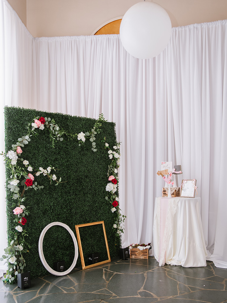 DIY Wedding Photo Booth
 How to Make a DIY Booth in 6 Easy Steps