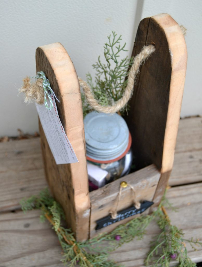 DIY Wood Gifts
 DIY Wood Gift Bag Mason Jar Teacher Gift Giveaway