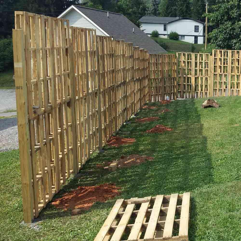 DIY Wood Privacy Fence
 Found this pallet fence when I was researching privacy