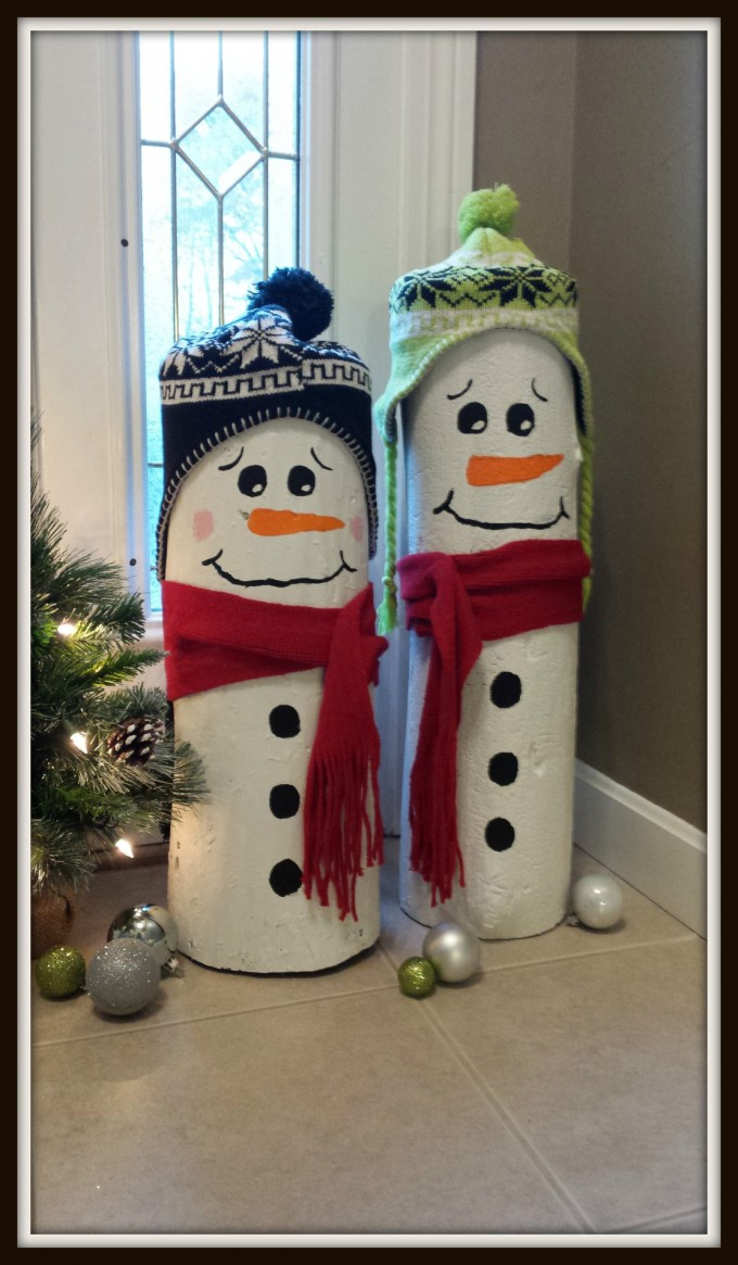 DIY Wooden Snowman
 60 of the BEST DIY Christmas Decorations Kitchen Fun