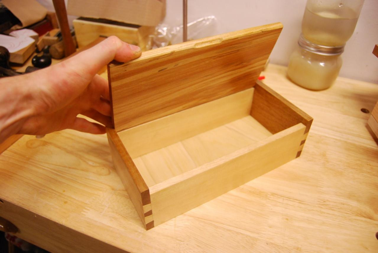 DIY Woodworking Projects To Sell
 Small Dovetailed Box talkFestool