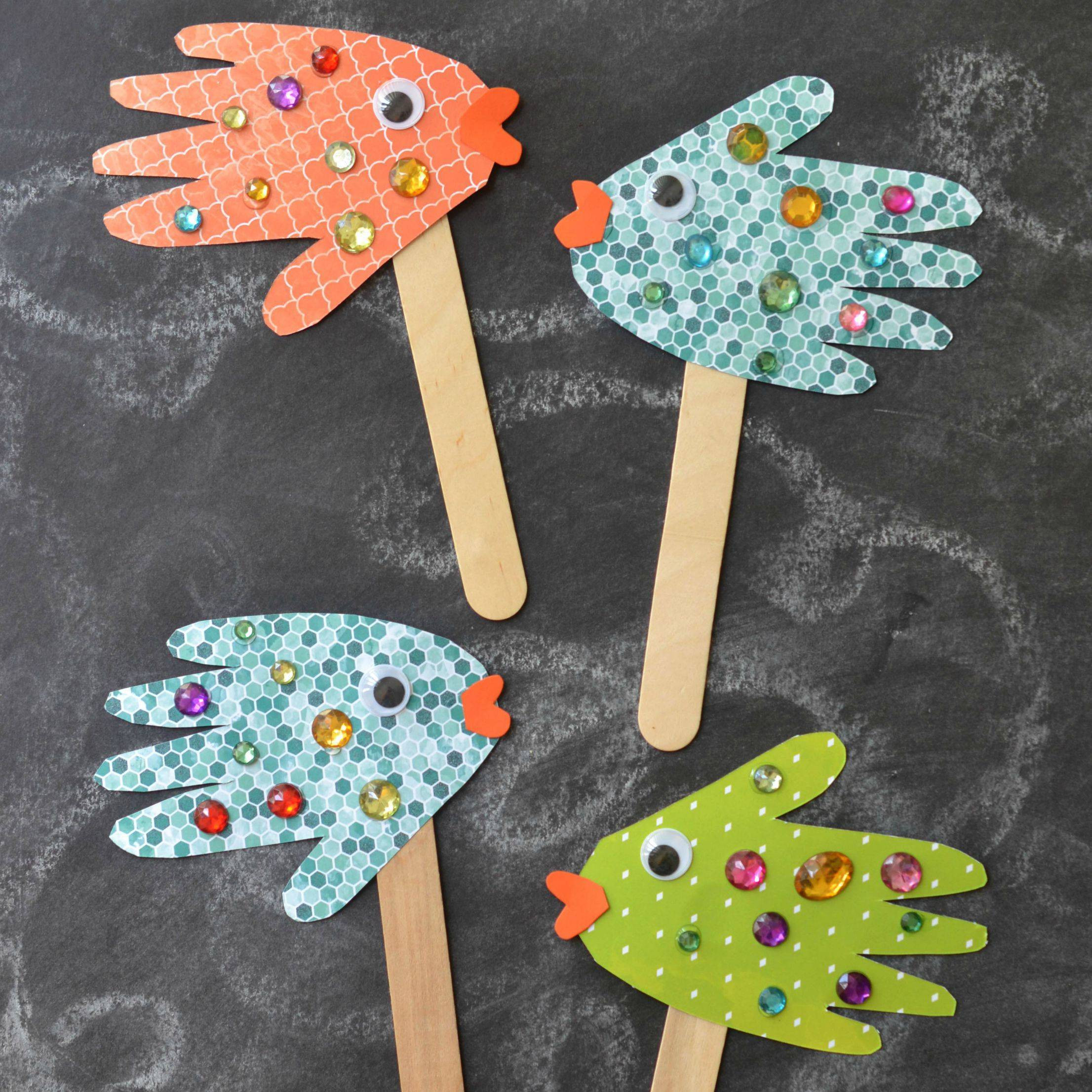 Easy Crafts For Preschoolers
 Handprint Fish Puppets