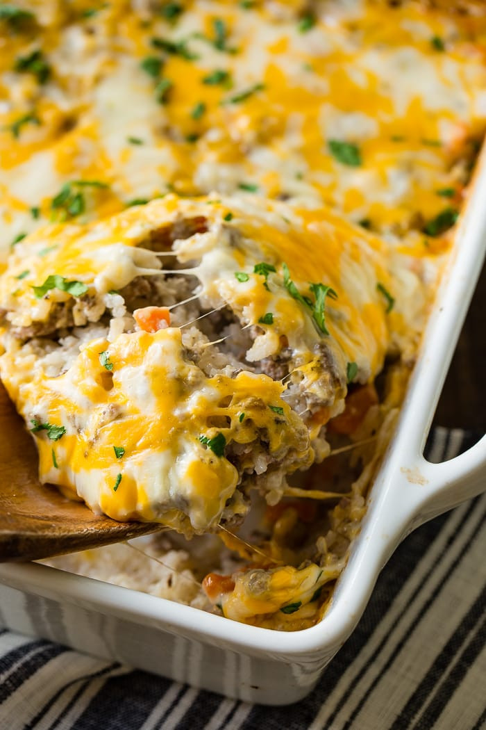 Easy Dinner Casseroles
 Cheesy Ground Beef and Rice Casserole