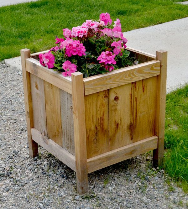 Easy DIY Planter Box
 DIY Easy & Inexpensive Planter Boxes