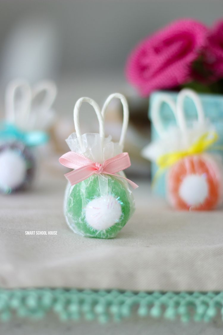 Easy Easter Party Ideas
 Bunny Lollipops