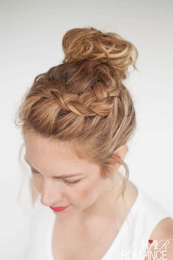 Easy Hairstyles With Curls
 6 Braided Top Knots To Give You Hair Envy