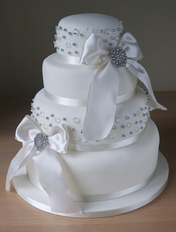 Edible Diamonds For Wedding Cakes
 Wedding Diamond Diamond Wedding Cake Weddbook