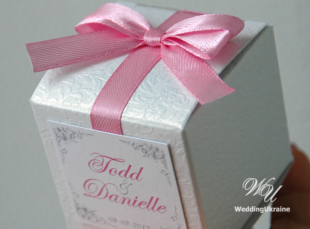 Elegant Wedding Gifts
 Elegant Wedding t box White textured bonbonniere with
