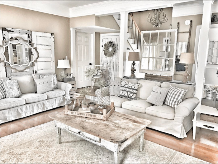 Farmhouse Living Room Furniture
 Farmhouse Decor in 10 Stunningly Gorgeous Living Rooms
