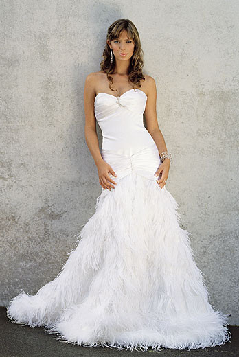Feather Wedding Dress
 Friendship & Love Feather Wedding Dresses 2013 Trend