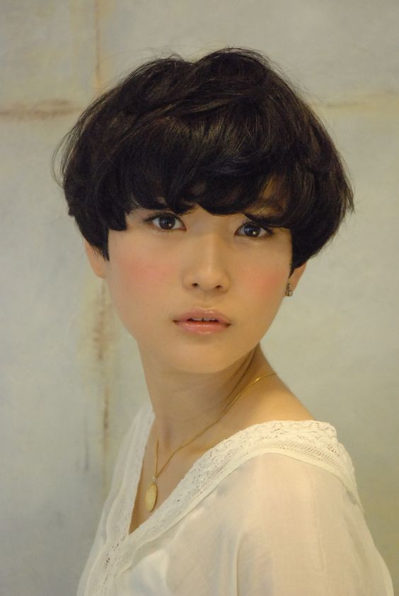 Female Bowl Haircuts
 Throwback Thursday The Asian Bowl Haircut – Diary of a