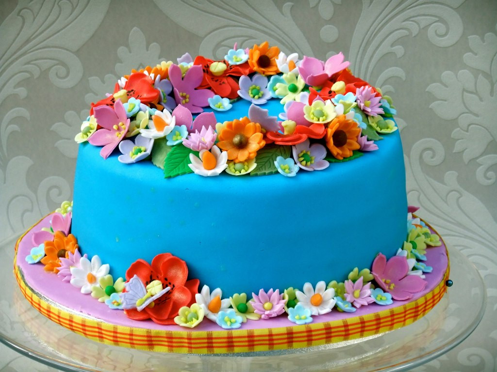 Flowers Birthday Cake
 Birthday cake flower wreath