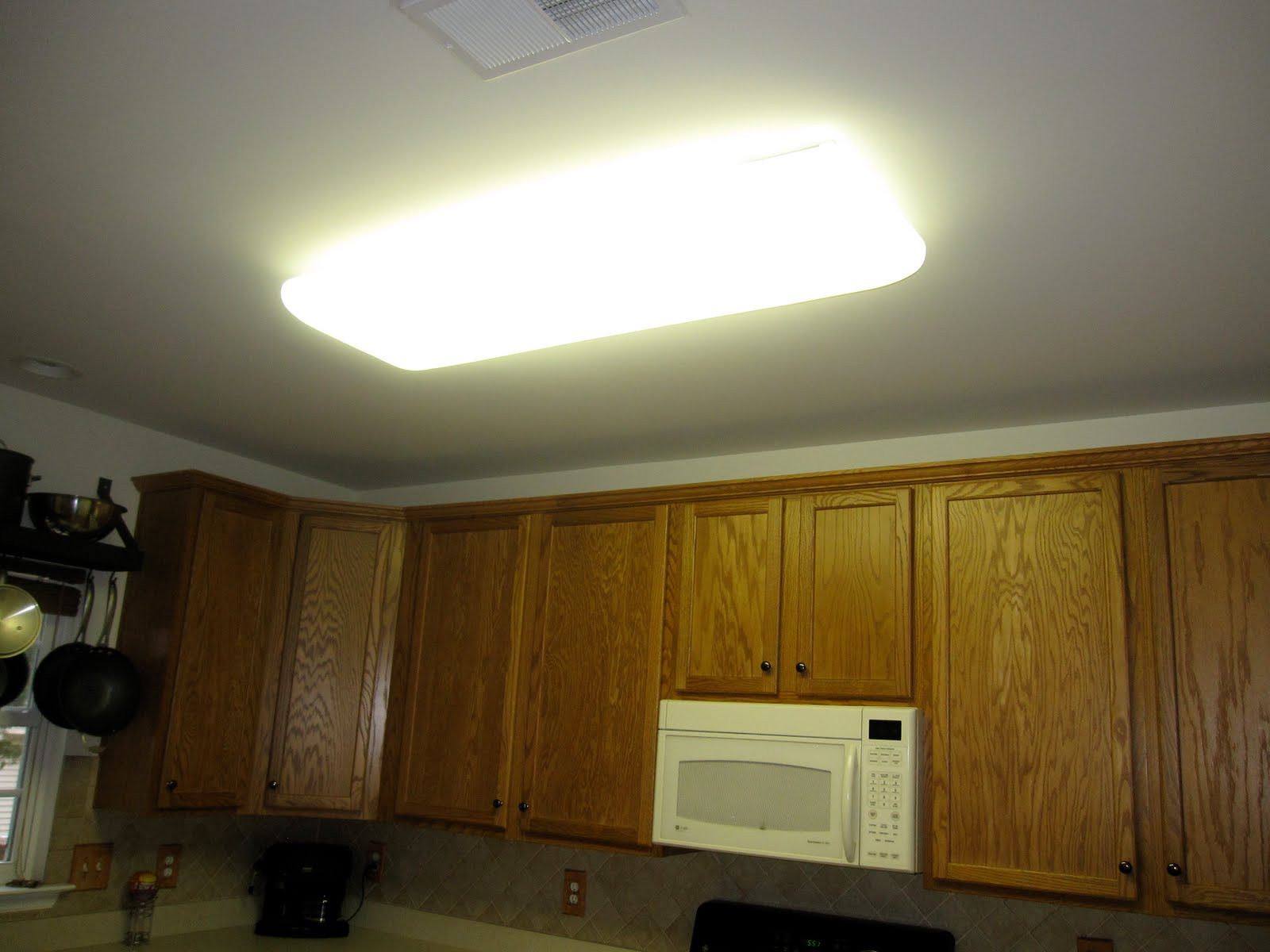 Fluorescent Kitchen Light Fixtures
 Best Fluorescent Light Bulbs For Kitchen Incandescent Bulb