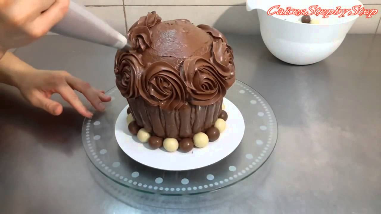 Giant Birthday Cakes
 Giant Chocolate Cupcake Birthday Cake Ideas by