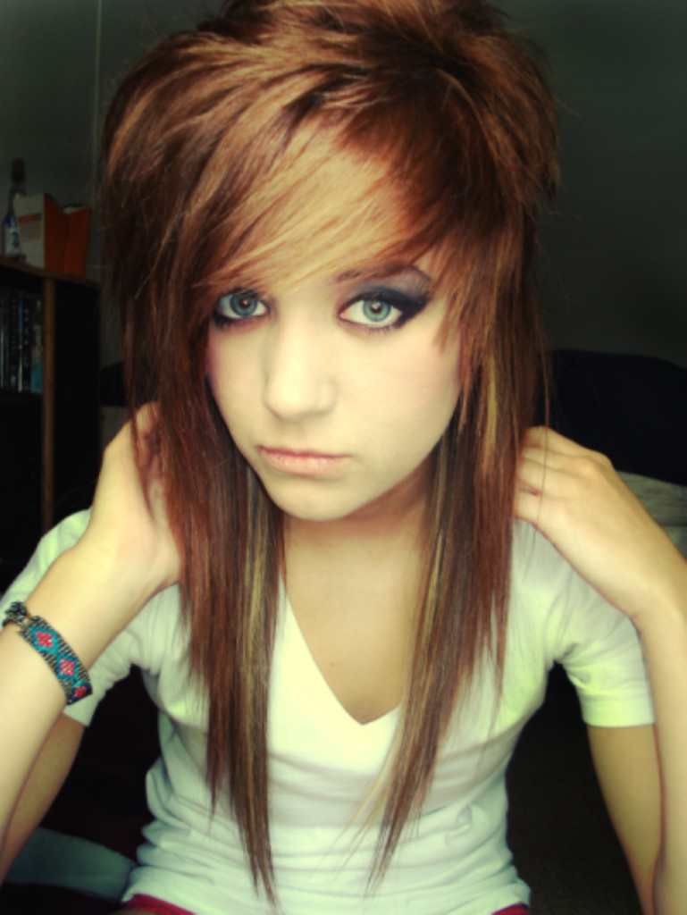 Girl Emo Haircuts
 Top 16 Simplest Ways to Make the Best of Emo Hairstyles