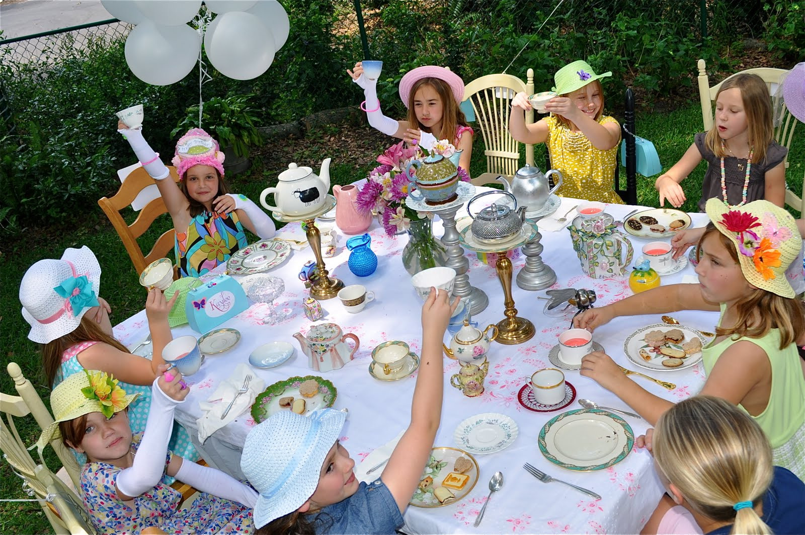 Girl Tea Party Ideas
 ewe hooo A Delightful Doll Tea Party