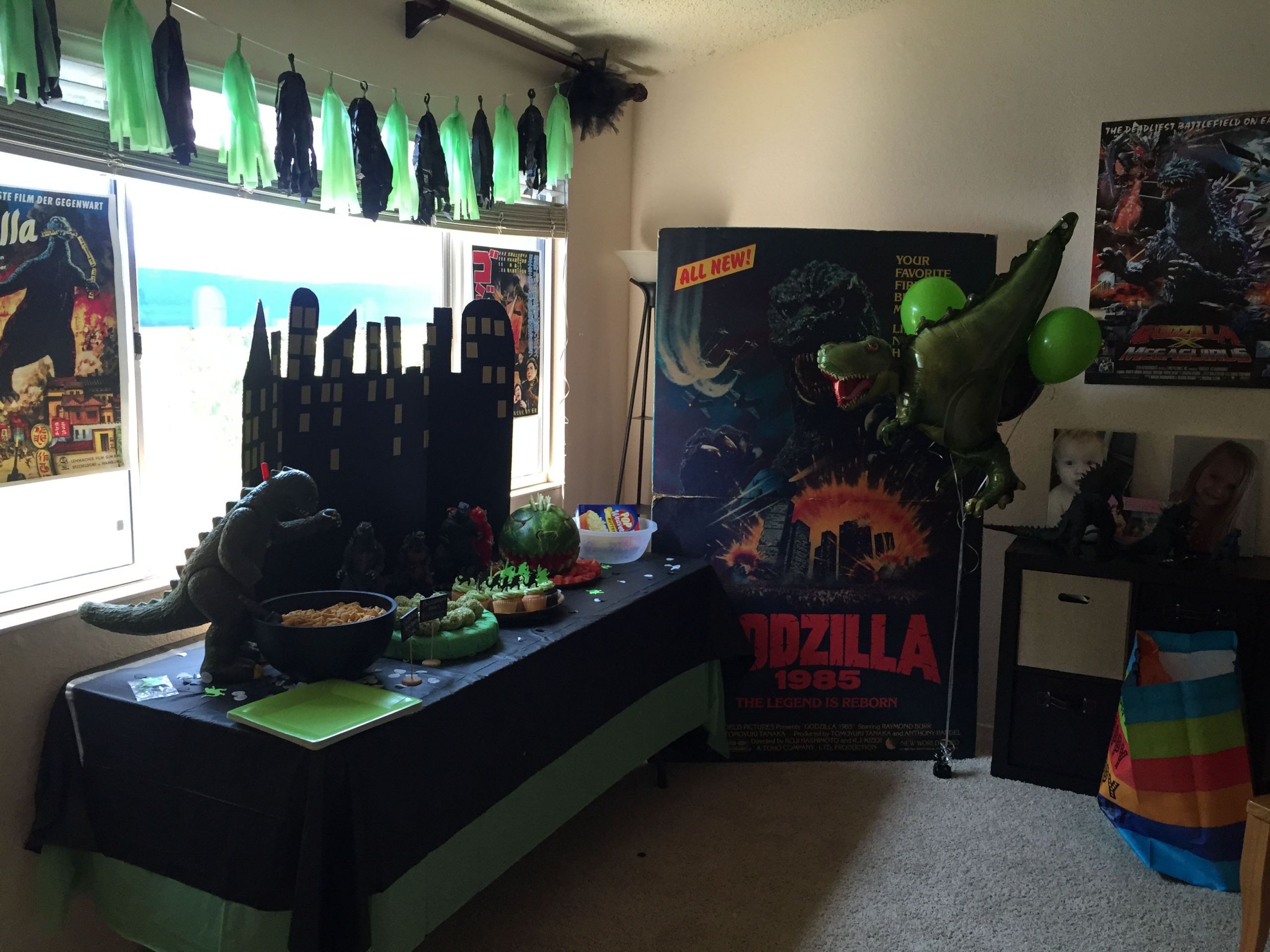 Godzilla Birthday Party
 Godzilla birthday party