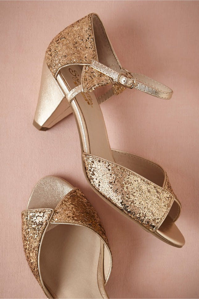 Gold Dress Shoes For Wedding
 20 Gold Wedding Shoes to Wear on Your Big Day