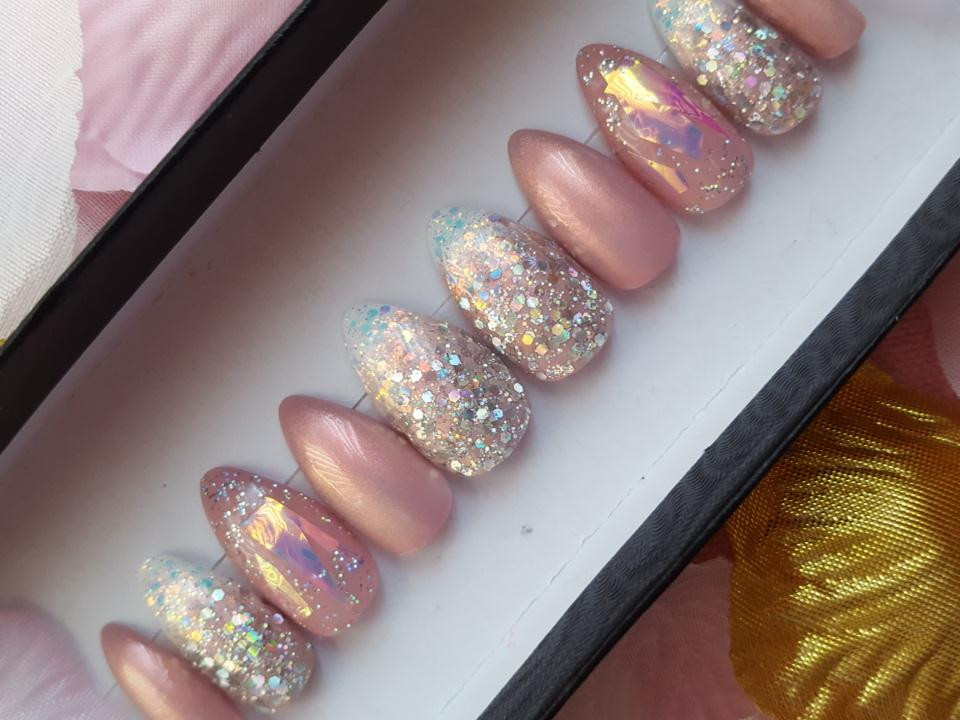 Gold Glitter Gel Nails
 Rose Gold Glitter nails RedditLaqueristas