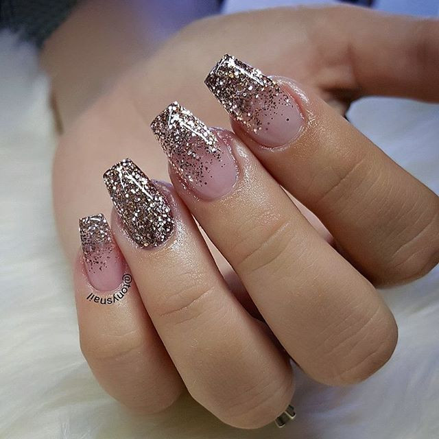 Gold Glitter Gel Nails
 Rose gold glitter When people see my nails design