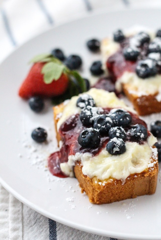 Grilled Pound Cake
 Eats Grilled Pound Cake with Sweetened Mascarpone & Berries