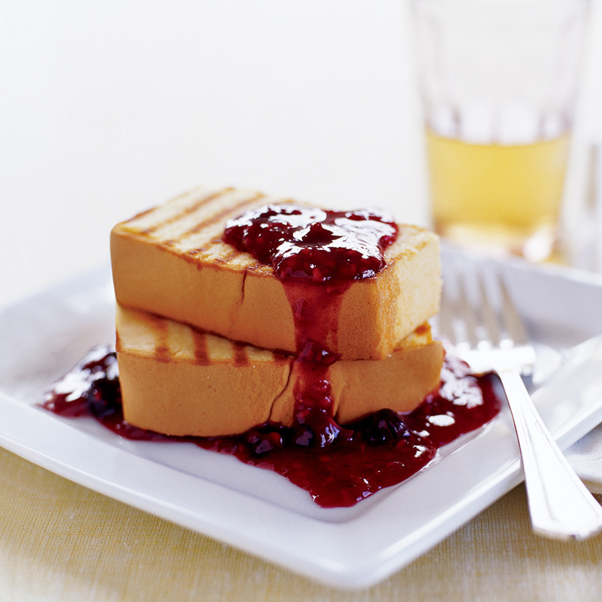 Grilled Pound Cake
 Grilled Pound Cake with Warm Berry Sauce Rachael Ray