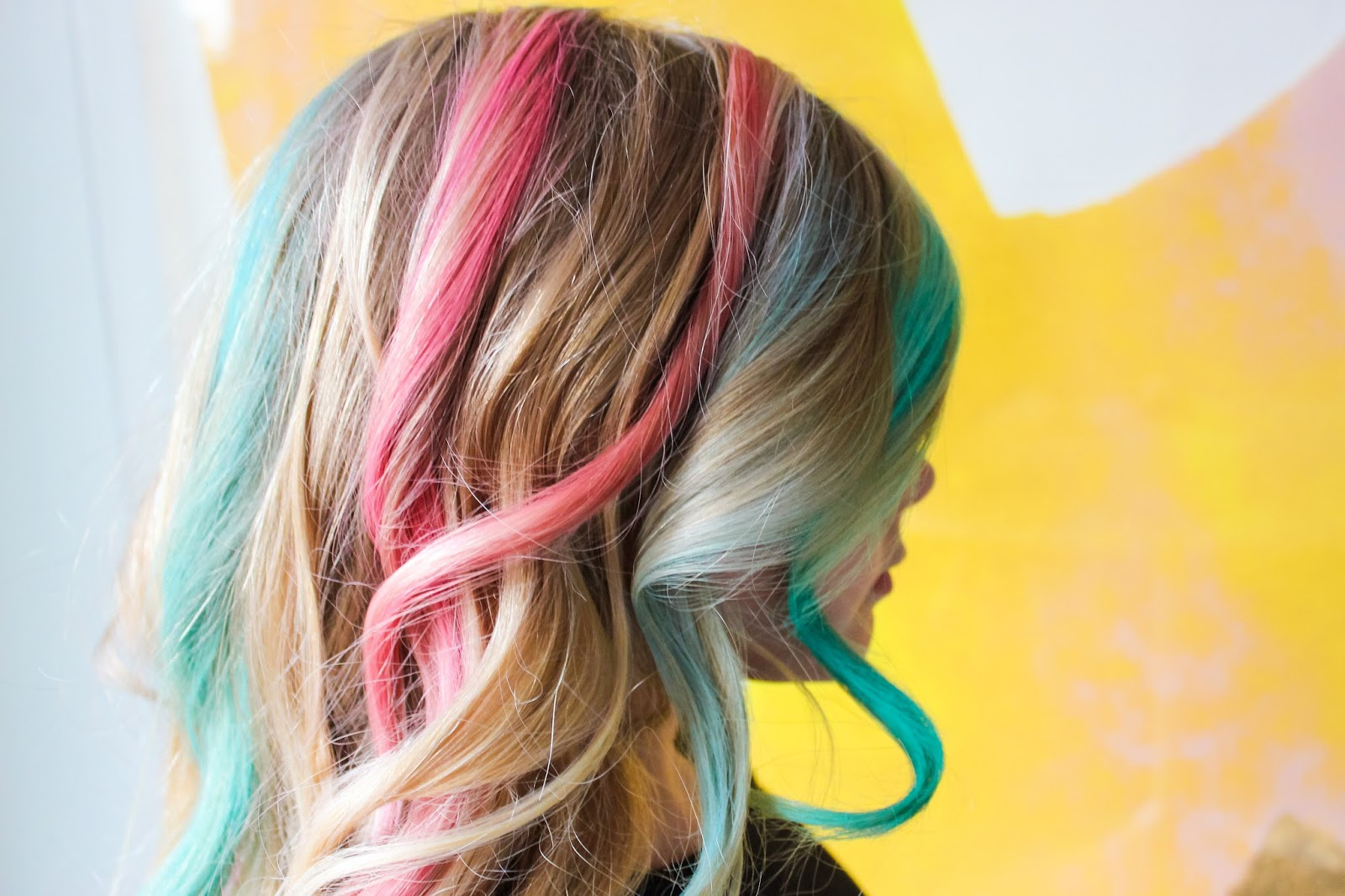Hair Chalk Kids
 DIY Rainbow Hair Chalk