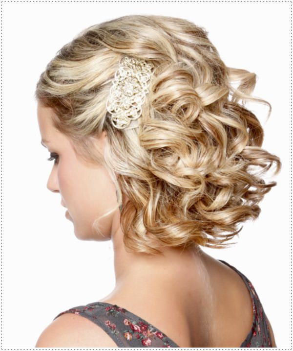 Hairstyle For Prom Medium Hair
 30 Amazing Prom Hairstyles & Ideas