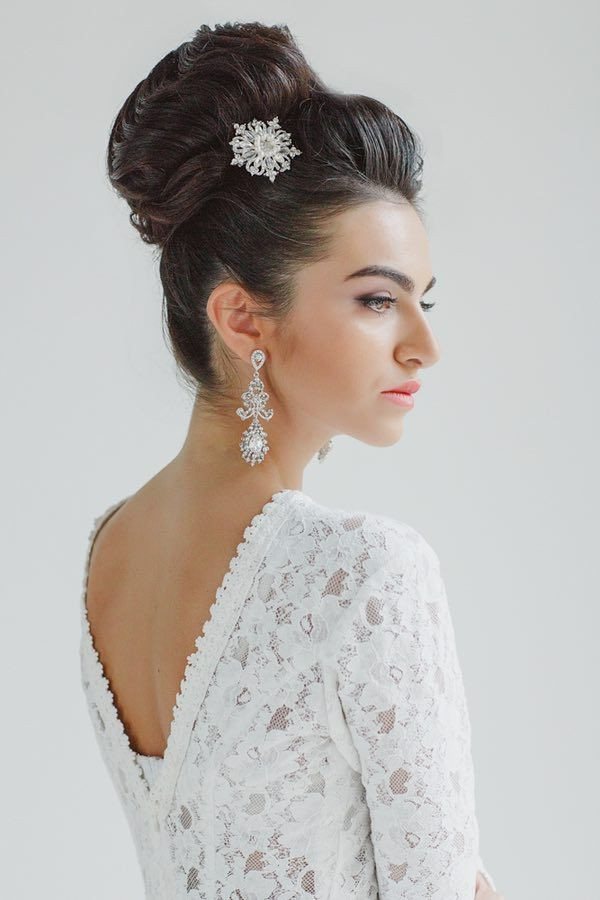 Hairstyle Wedding
 30 Top Knot Bun Wedding Hairstyles That Will Inspire with
