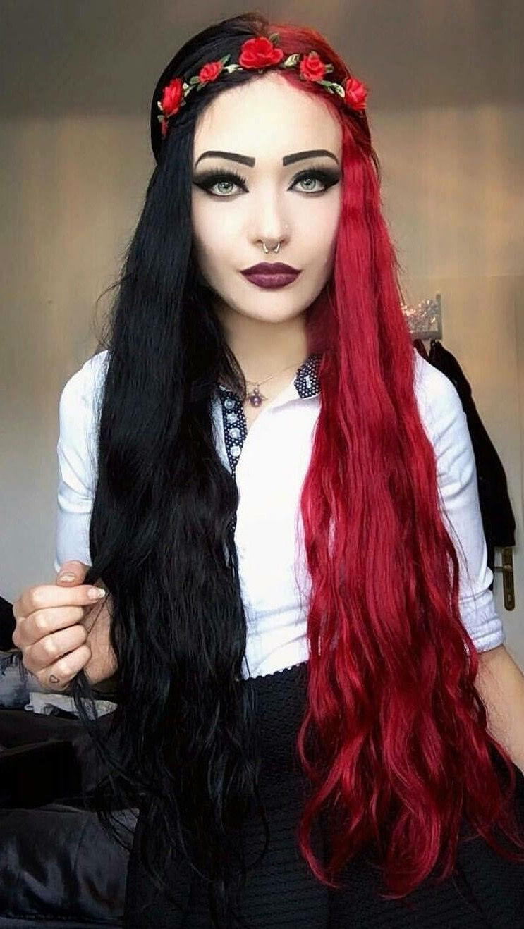 Half Black Half Red Hairstyle
 Red and black split dyed hair en 2019