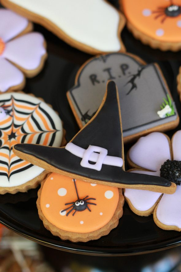 Halloween Decorated Cookies
 Halloween Porch Decor & Pier 1 Gift Card Giveaway