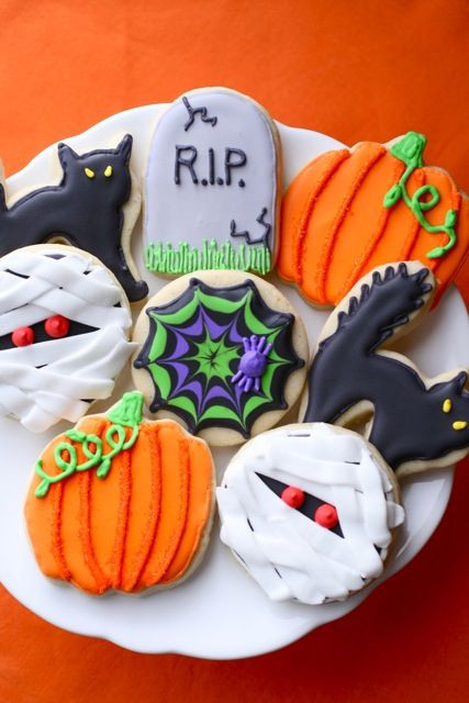 Halloween Decorated Cookies
 31 Easy Halloween Cookies Recipes & Ideas for Cute