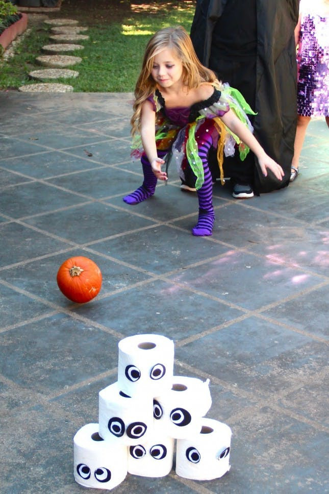 Halloween Party Games Ideas Adults
 27 Halloween Party Games for Kids and Adults