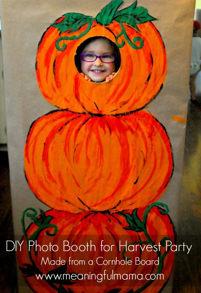 Halloween Party Photo Booth Ideas
 DIY Booth for a Harvest Party
