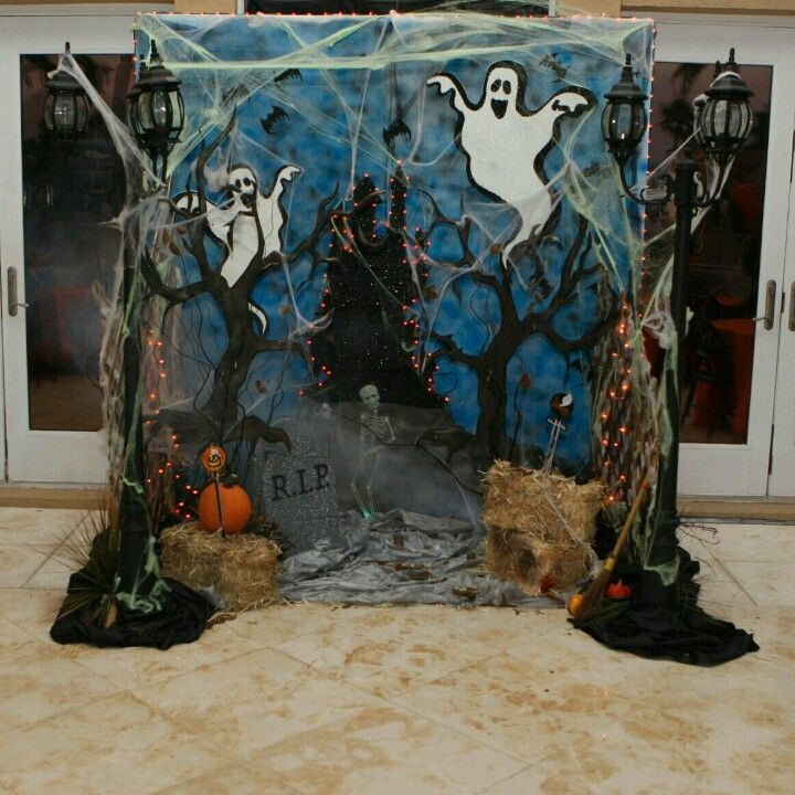 Halloween Party Photo Booth Ideas
 spooky dYI backdrops Saferbrowser Yahoo Image Search