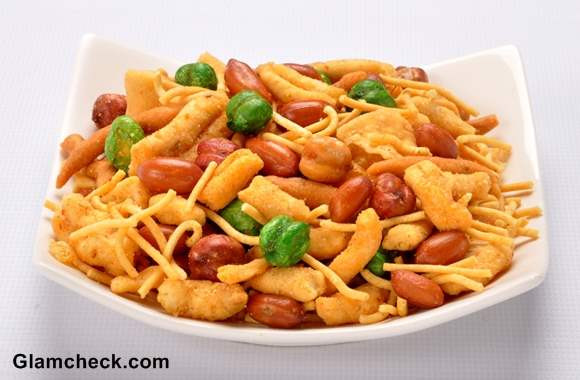 Healthy Spicy Snacks
 Be A Great Host This Holi Sweets and Snack Tips
