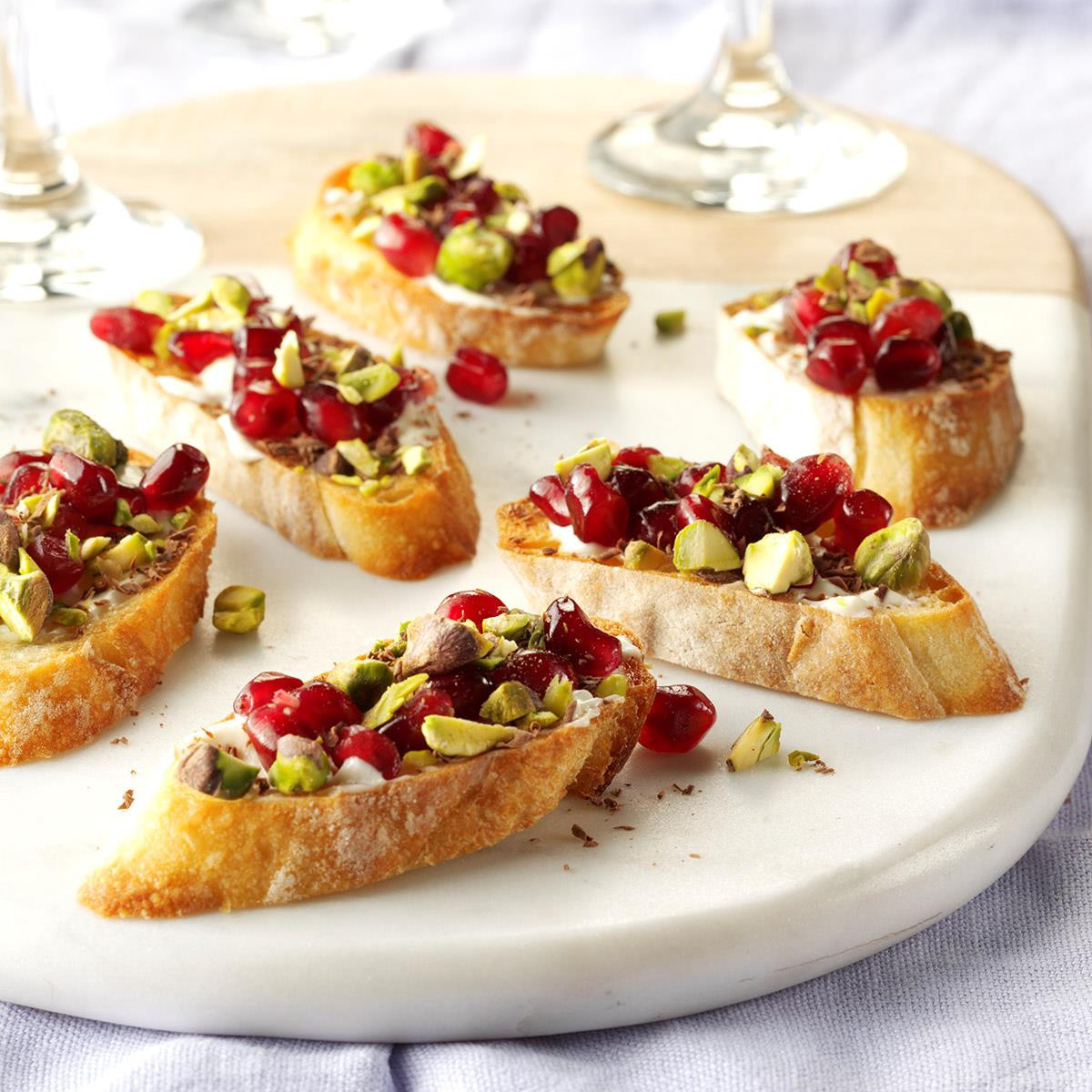 Holiday Food Party Ideas
 40 Easy Christmas Appetizer Ideas Perfect for a Holiday
