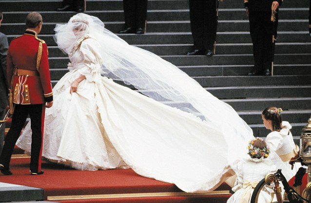 Horrible Wedding Dresses
 Brides to be take note The top 10 worst celebrity wedding