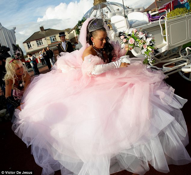 How Much Do Gypsy Wedding Dresses Cost
 My Big Fat Gypsy Wedding We reveal the £140 000 cost