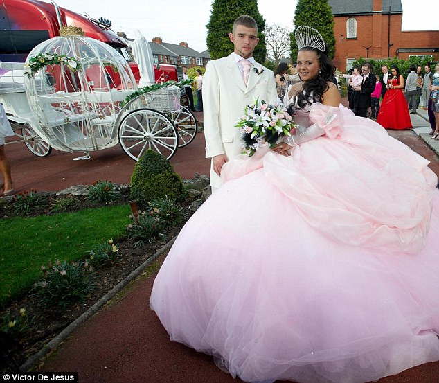 How Much Do Gypsy Wedding Dresses Cost
 My Big Fat Gypsy Wedding For Kate Middleton and Prince